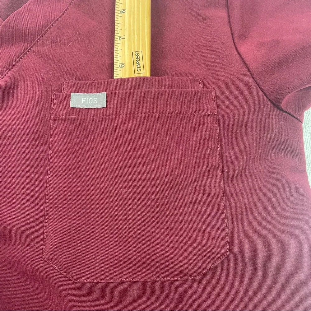 Figs Maroon V-Neck Scrub ~ Size Small‎  Healthcare ~ Medical Staff